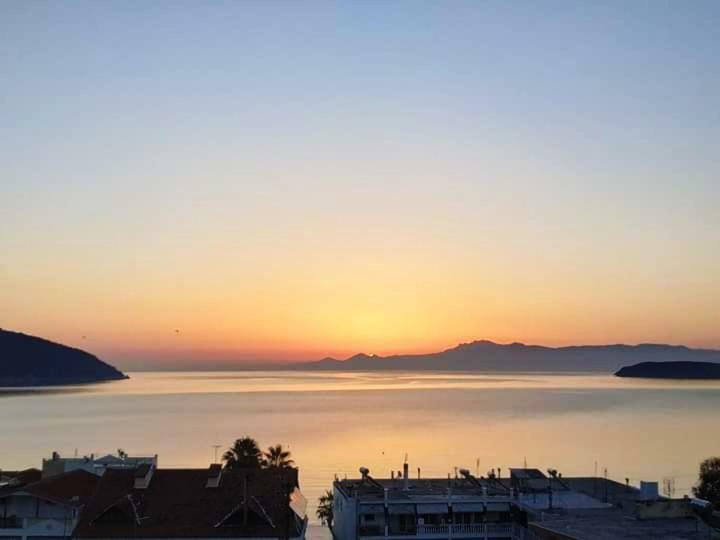 Néa Péramos Sea And Sky Apartment מראה חיצוני תמונה